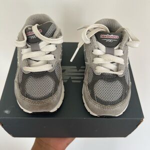 New Balance Kids Sneakers - Gray and White